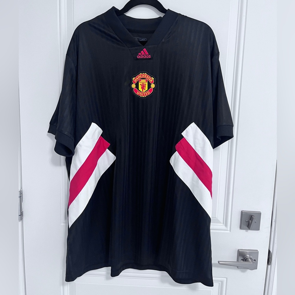 NWT - Adidas Men’s Manchester United Icon Jersey - Size XXL